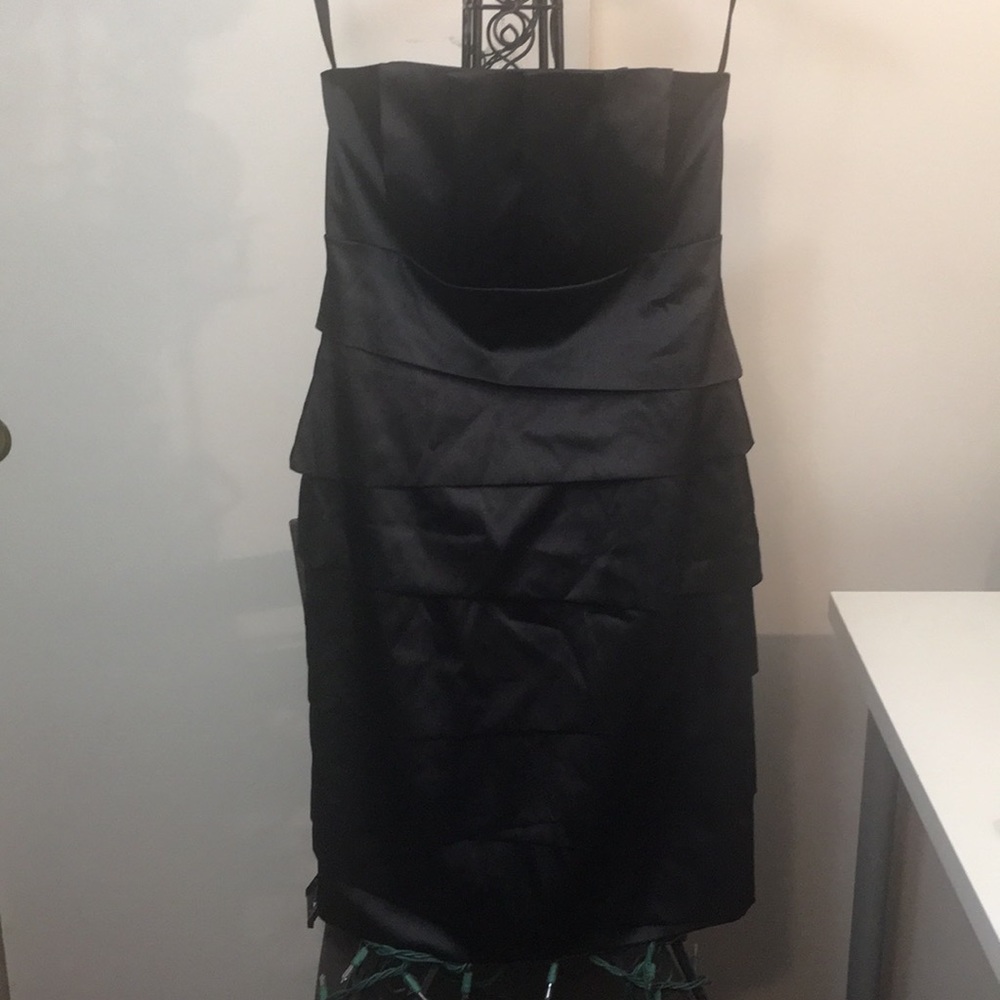 Like new White House Black Market dressy dress.